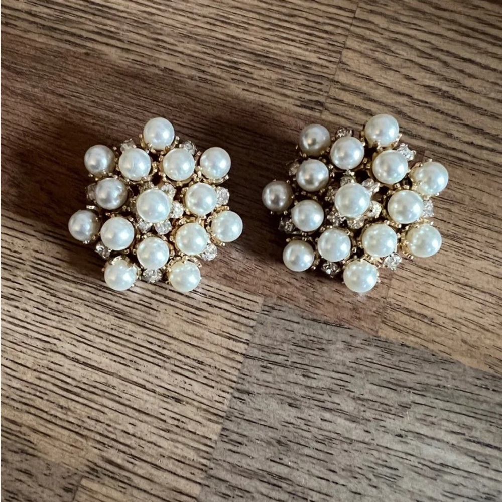 Vintage  Leru Faux Pearl & Rhinestone Clip on Earrings